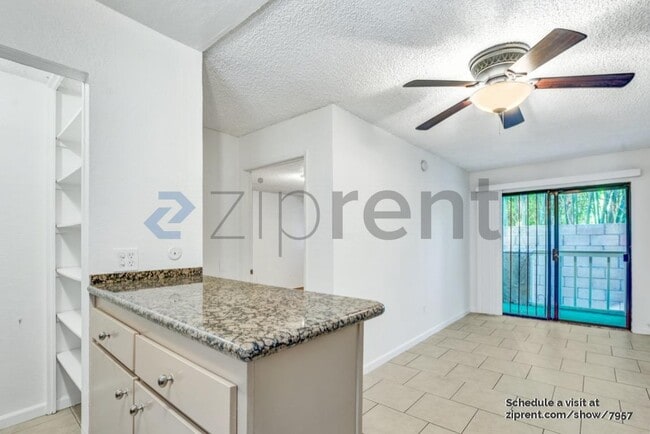 Photo - 4506 Saugus Ave