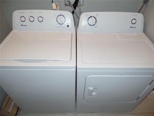 Photo - 5672 Rock Island Rd Unidad 253