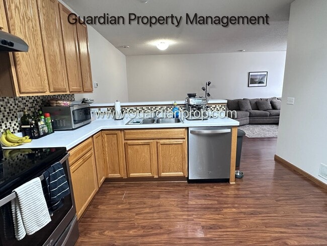 Photo - Shakopee Town Home, 2 Car Garage, 1.5 Baths, Patio, Dishwasher, W/D