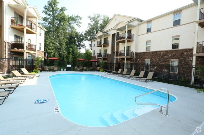 Taylor Pointe Apartments