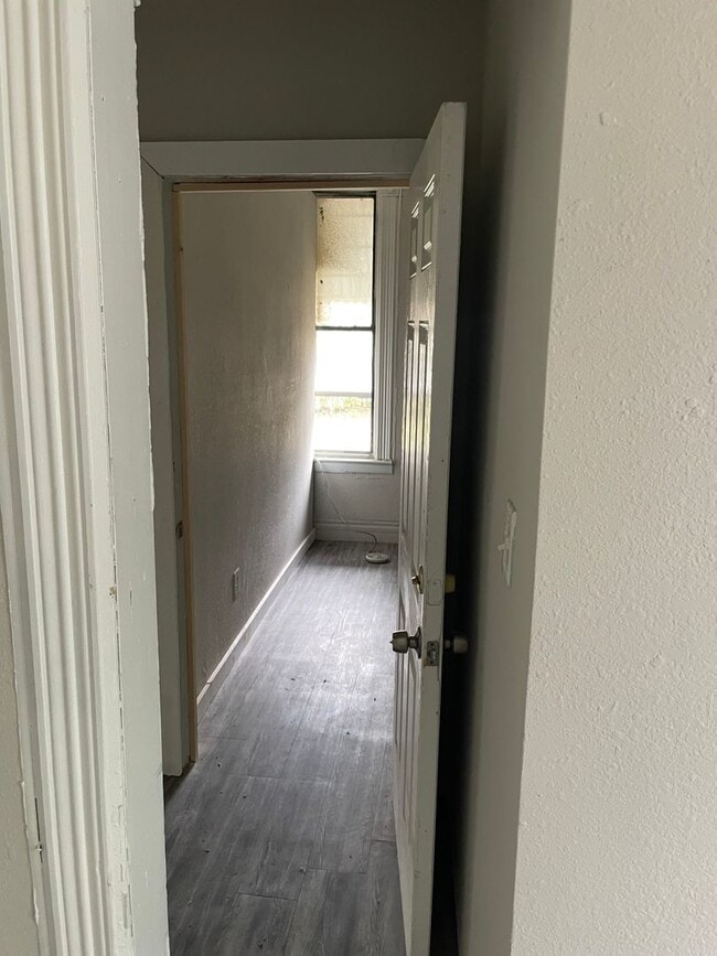 Photo - 263 N Mill St