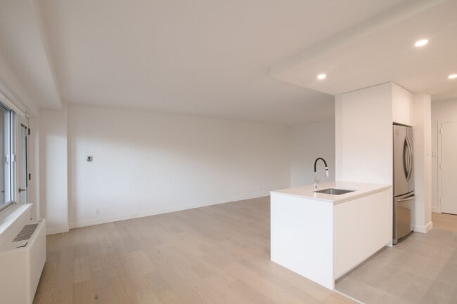 Photo - 4555 Av. Bonavista Unit 405