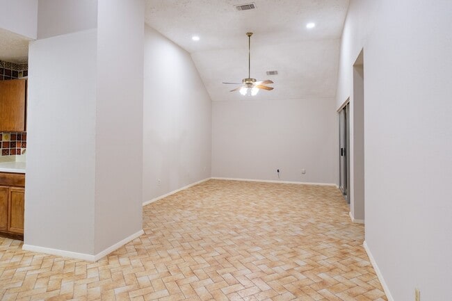 Photo - 7521 Brookleaf Dr