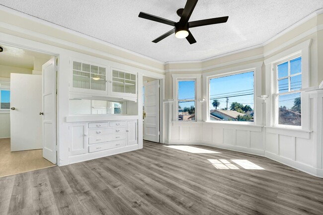 Building Photo - 4626 Wall St Rental