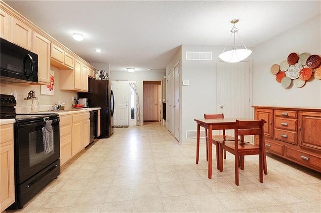 2144 SW Rambling Vine Rd
