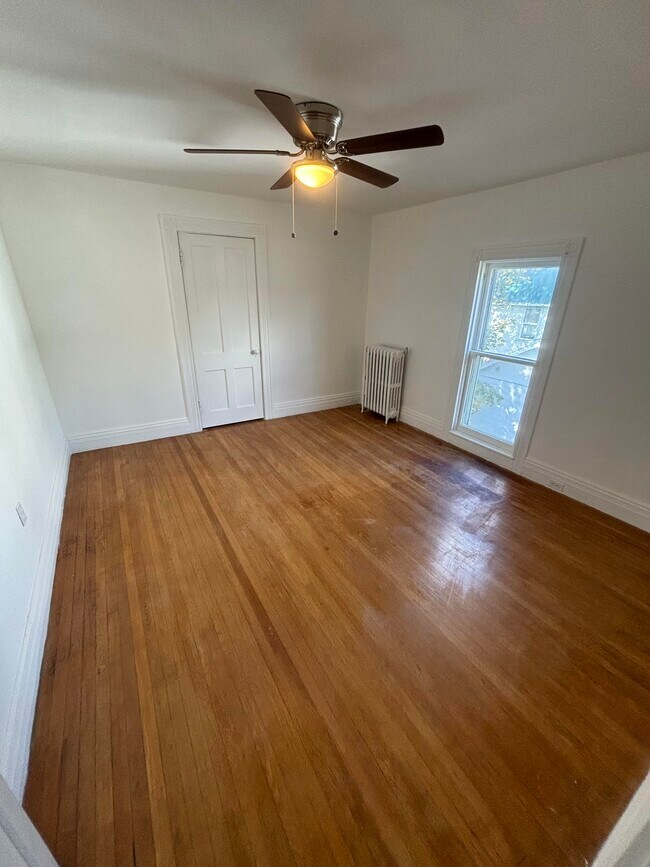 Photo - 15 Walnut St Unit 15 Walnut St Upper