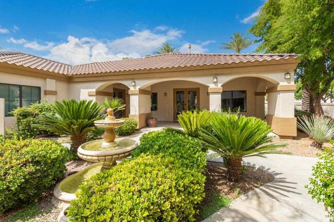 Photo - 2550 E River Rd Unidad 12102