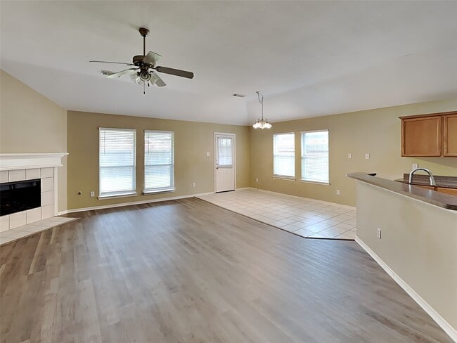Photo - 719 Chase View Dr