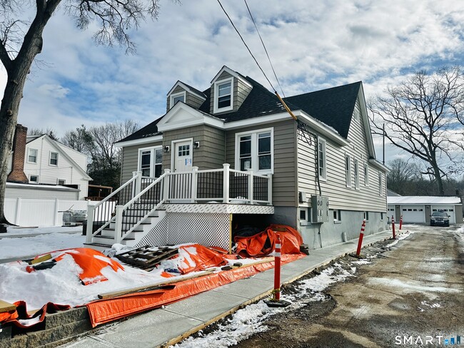 Photo - 16 Hillside St