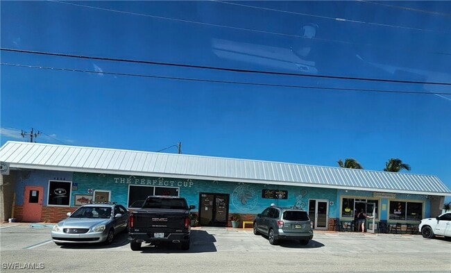 Photo - 10796 Russell Rd