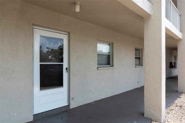 Building Photo - 3072 Lake Bayshore Dr Unit Bayshore on the Lake Condo