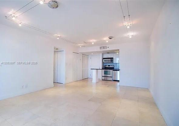 Photo - 770 Claughton Island Dr Unidad 1008