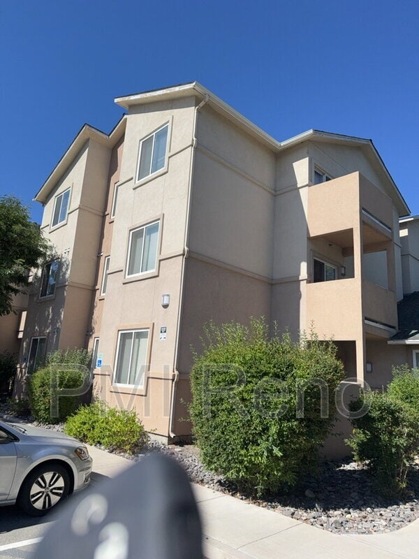 Building Photo - 1600 I St Unit 2206 Rental