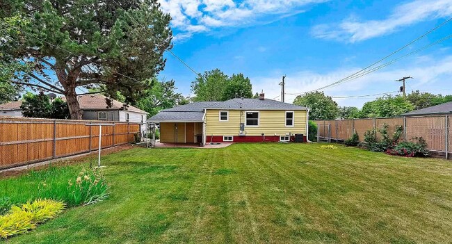 Photo - 4912 W Albion St