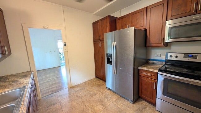 Photo - 3609 Leahi Ave Unit Back
