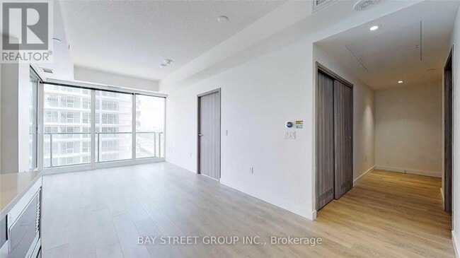 Photo - 95 McMahon Dr Unit 1212