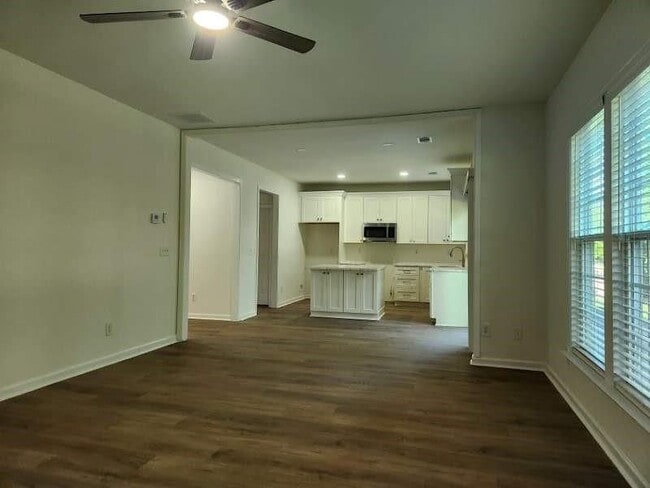 Photo - 2025 Kyrle Ln NW