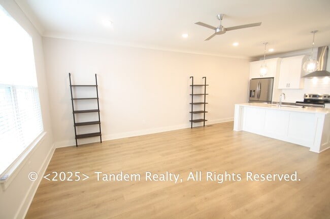 Photo - 105 Duke St