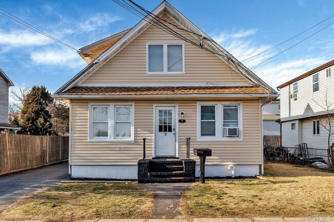 Building Photo - 7 S Atlantic St Unit 2 Rental