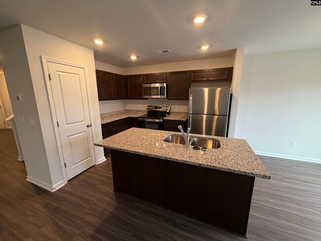 Photo - 275 Brando Wy