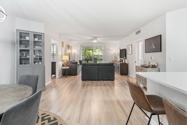 Photo - 11790 St Andrews Place Unidad 203