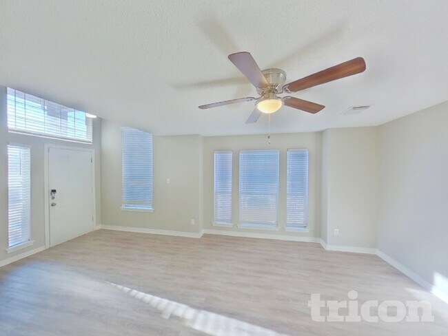 Photo - 3416 Tulip Ln