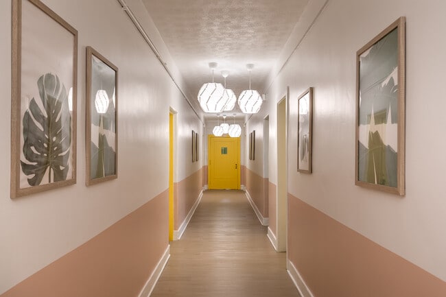 Photo - 8302 Lake Ave