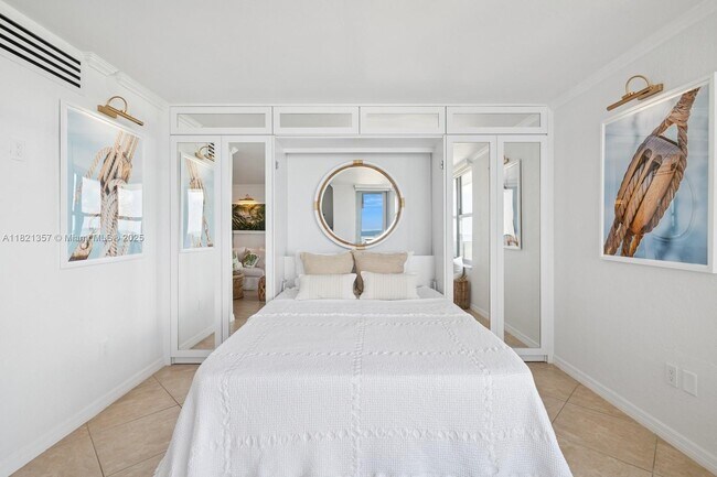 Photo - 2899 Collins Ave Unidad 1025