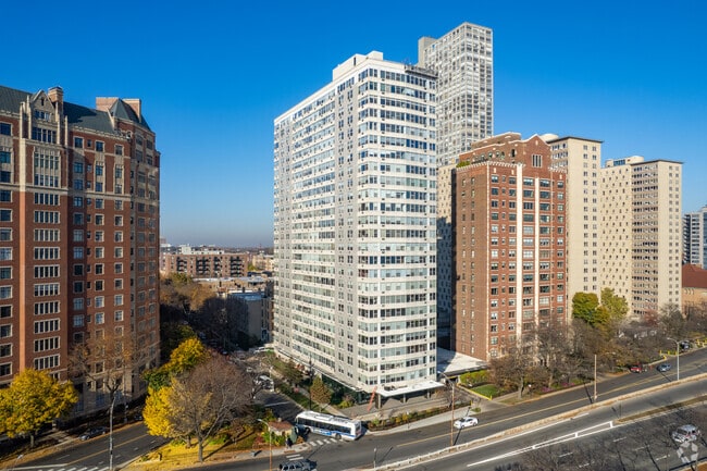 Photo - 3900 N Lake Shore Dr