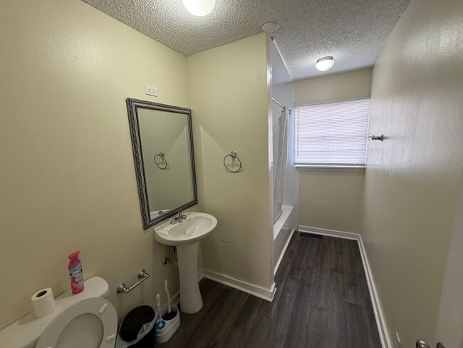 Photo - 3 Bedroom House - Large Storage Building a...