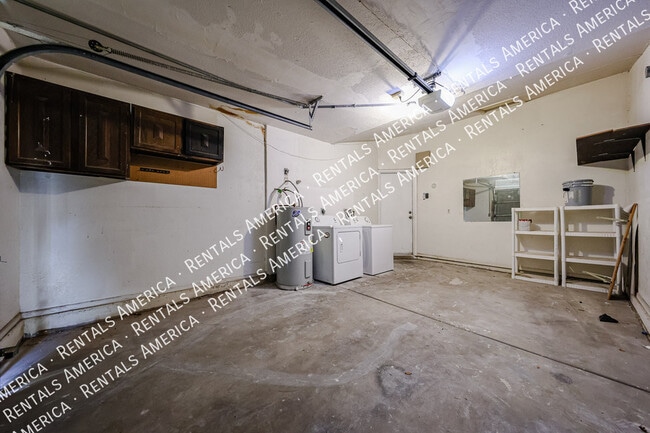 Photo - 2834 E Isabella Ave