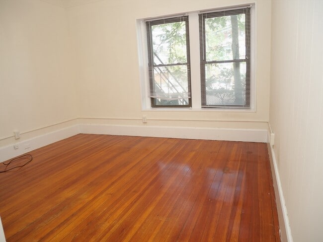 Photo - 1382 Beacon St Unidad 4