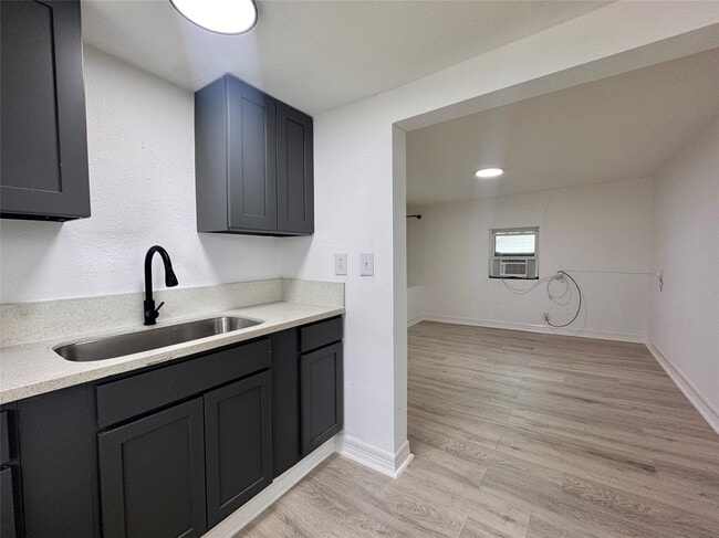 27 Norwood St Unit 4