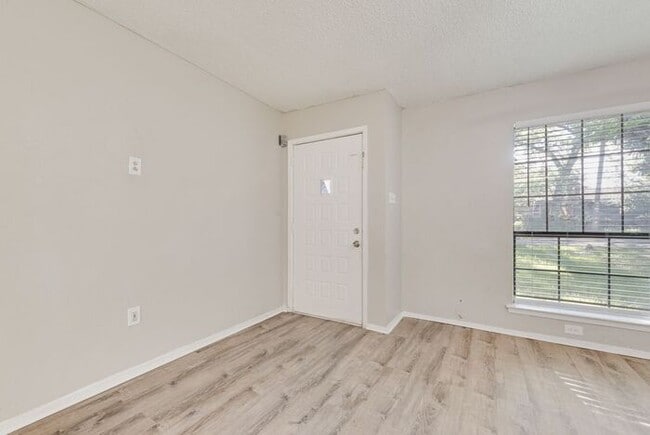 Photo - Quiet & Bright Home in Irving