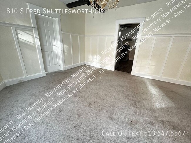 Photo - 810 S Fred Shuttlesworth Cir