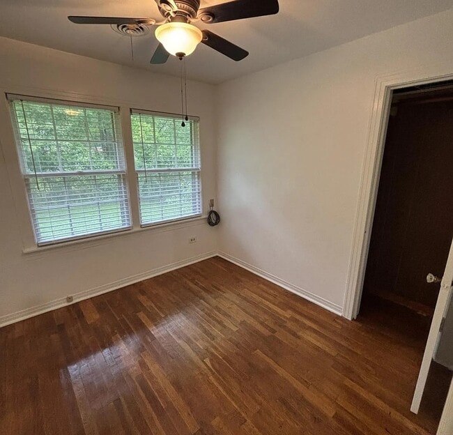 Photo - 1705 Lotus Ln