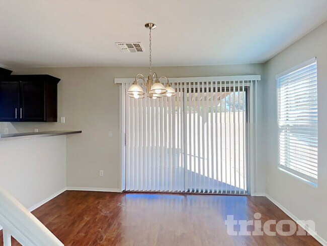 Photo - 2810 S 65th Ave