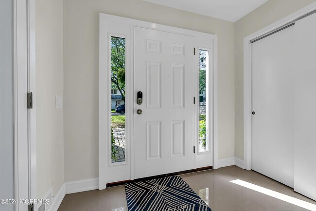 Photo - 215 W Morgan Ave