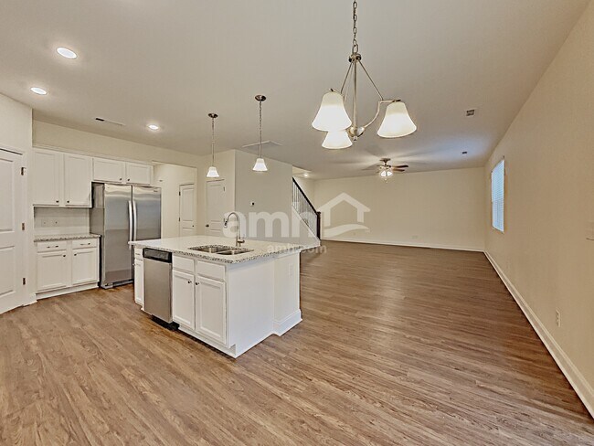 Photo - 444 Charity Ln