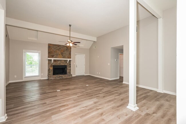 Photo - 14 Sleepy Hollow Ct