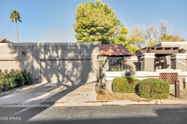 Building Photo - 7599 E Pleasant Run