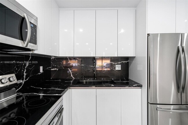 Photo - 9405 SW 76th St Unidad Y11