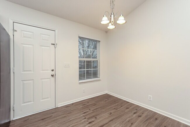 Photo - 3128 Sherborne Ct