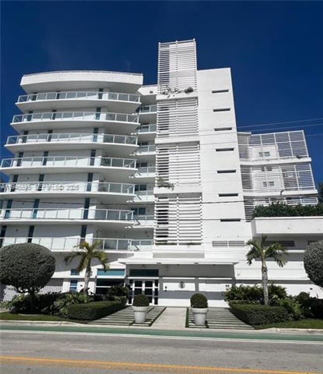 Building Photo - 9821 E Bay Harbor Dr Unit 9821 E Bay Harbor Dr 605