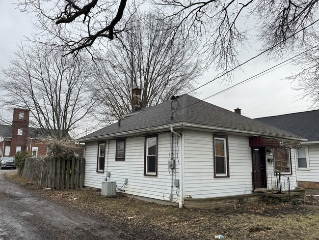 Photo - 2121 Cherry Ave