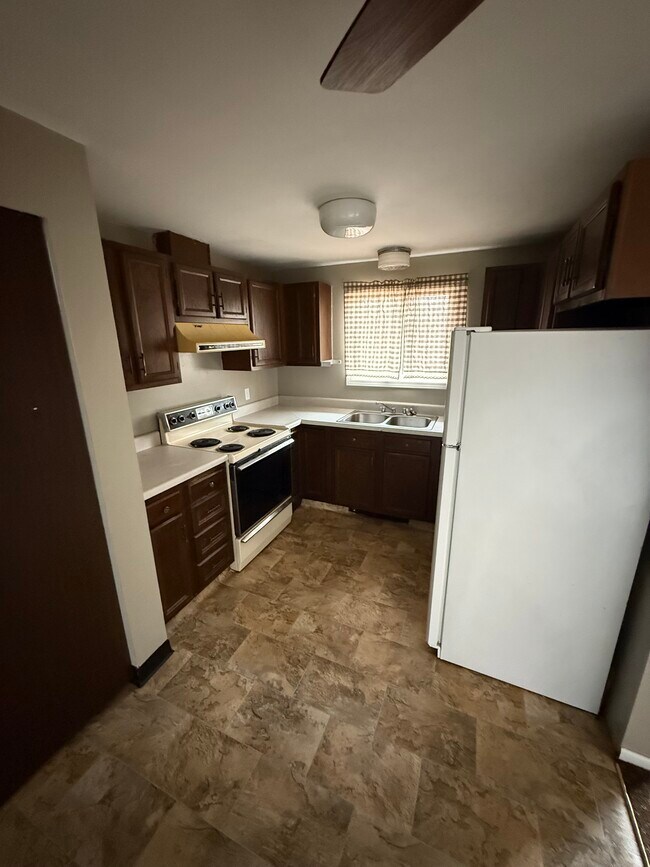 Photo - Evergreen Apartments Unit 2