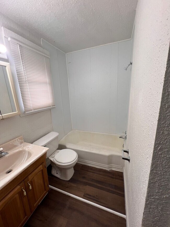 Photo - One bedroom - Midtown