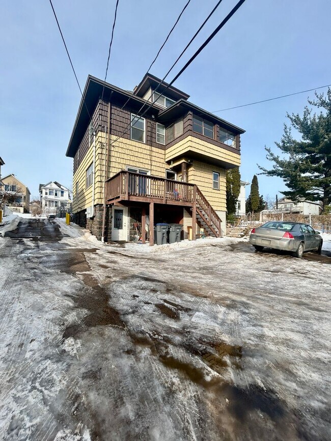 Photo - 624 E 6th St Unit Main House