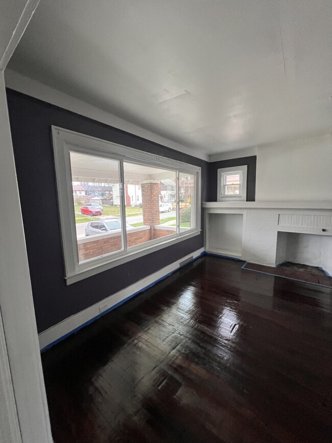 Photo - 3259 W Philadelphia St