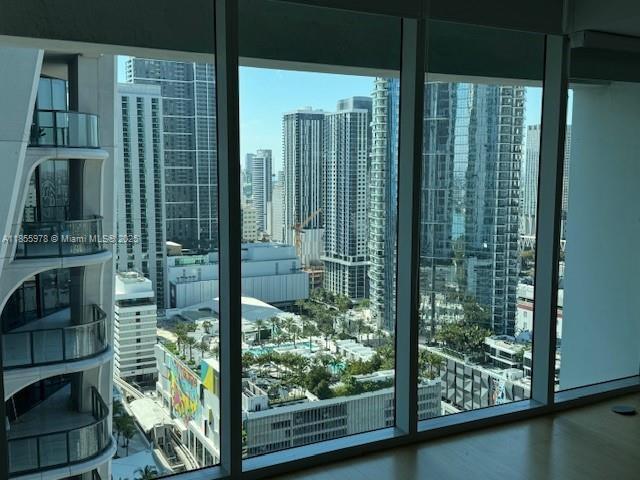 Building Photo - 1040 Biscayne Blvd Unit 2808 Rental